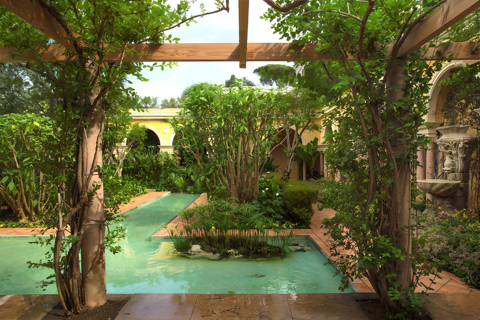 Tranquil Garden Retreat