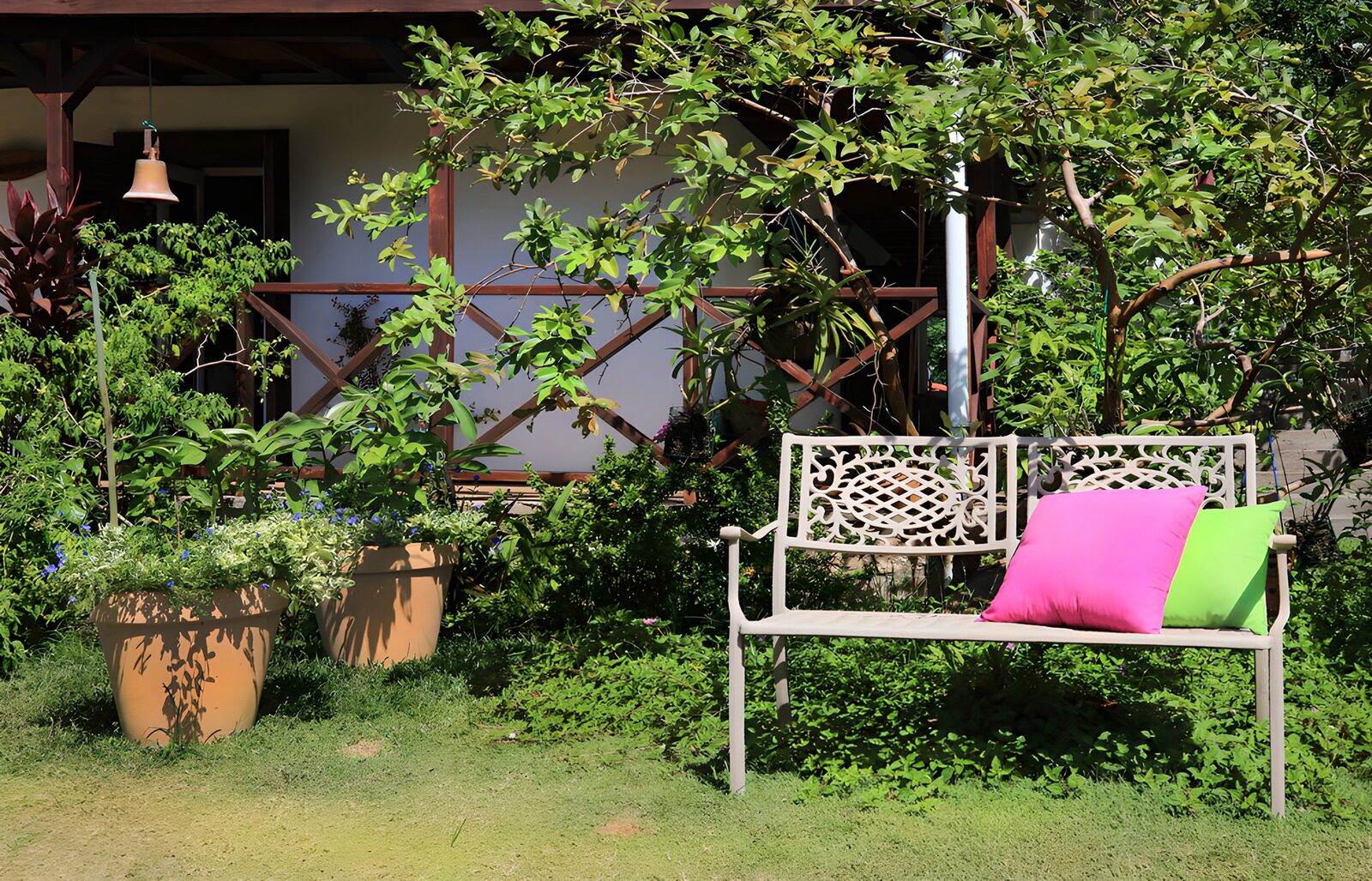 Cozy Garden Bench Retreat