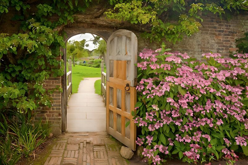 Serene Garden Gateway