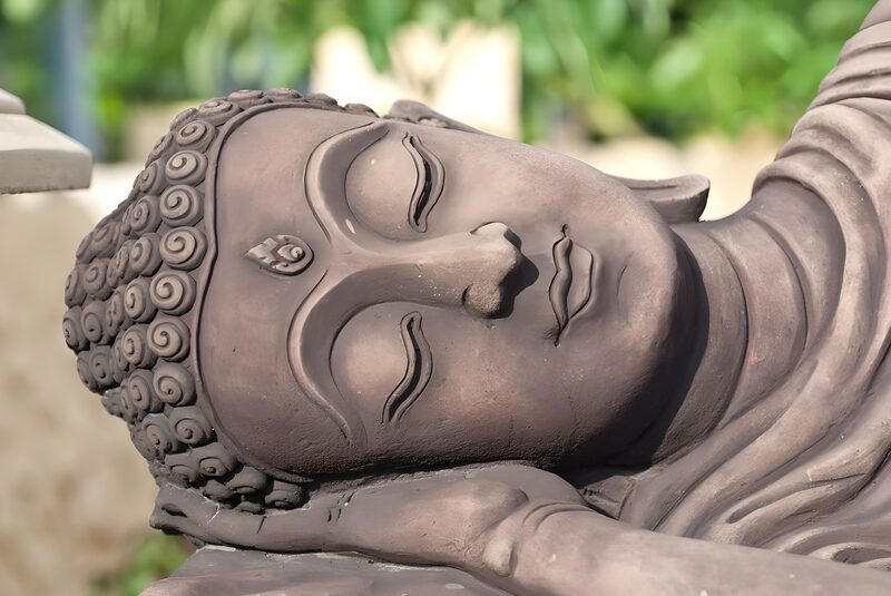 Serene Buddha Statue in Recline