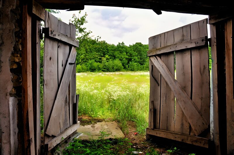 Rustic Gateway to Nature